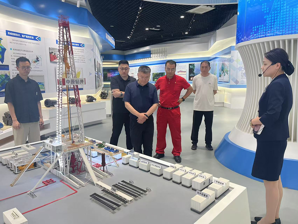 集團(tuán)黨委副書記、總經(jīng)理沈鵬帶隊(duì)到普光氣田考察交流